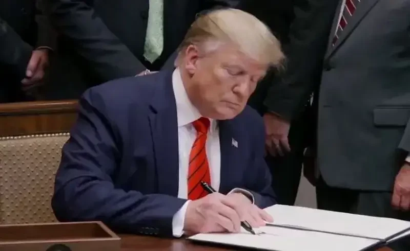 «Послать сигнал России»: Трамп рассматривает возможность отправки Киеву новой военной помощи