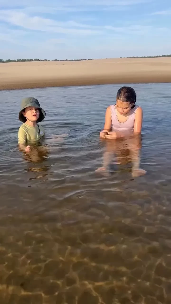 Бывшие возлюбленные Александр Лебедев и Елена Перминова проводят время вместе с детьми за городом