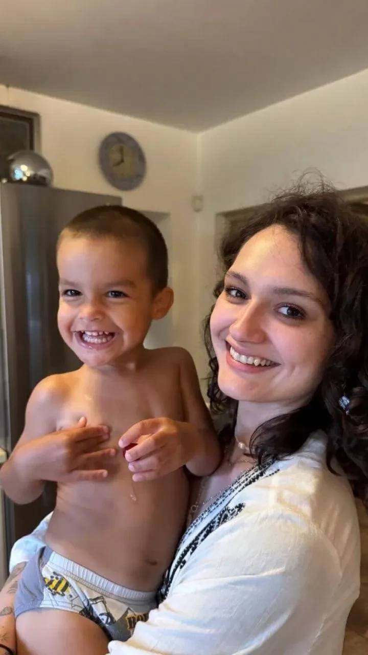 Дочь Егора Кончаловского опубликовала редкое фото с младшим братом