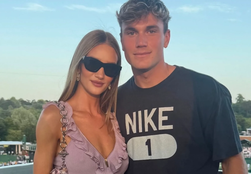 Рози Хантингтон-Уайтли в облегающем платье посетила Уимблдон