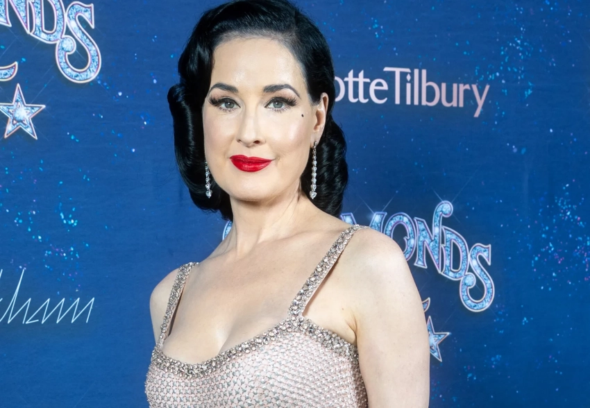 52-летняя Дита фон Тиз появилась на премьере своего нового бурлеск-шоу