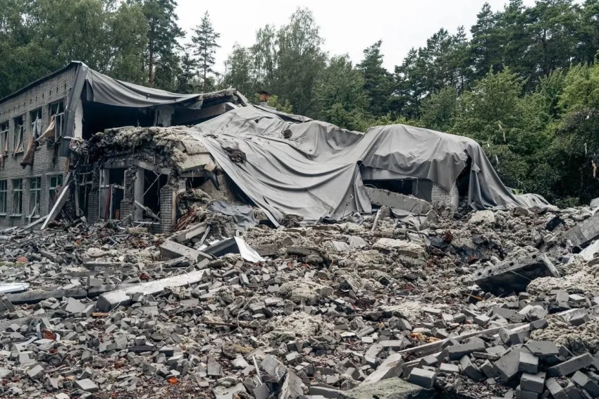 ВС РФ уничтожили пункт временной дислокации подразделения ВСУ в Сумской области – маскировка не помогла