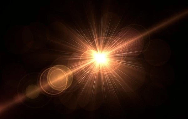 Магнитная буря 24.08.2025: вспышечная активность Солнца останется на высоком уровне