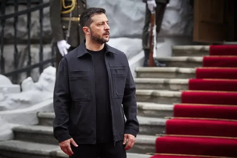 «Разрешение не требуется»: Зеленский прокомментировал запрет Вашингтона на удары вглубь России