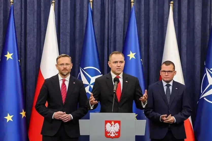 Президент Польши распорядился приравнять бандеровскую символику к нацистской