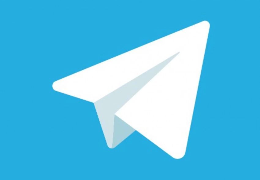 "Решение принято". Ксения Собчак сообщила о полном запрете звонков по WhatsApp* и Telegram