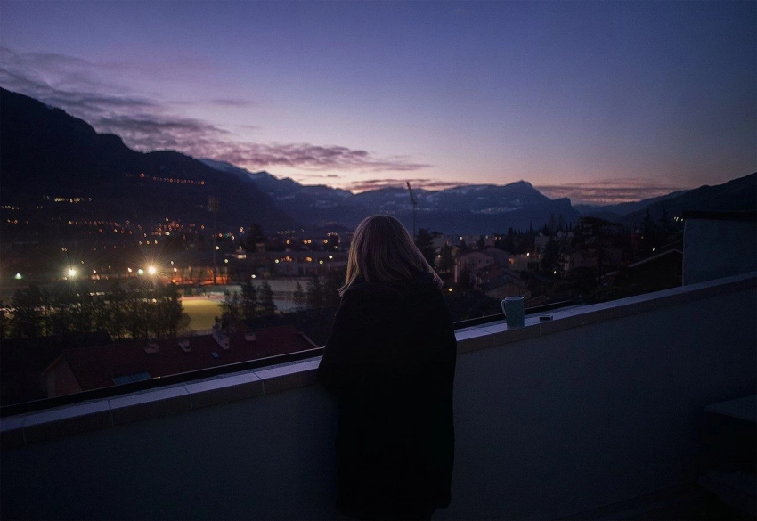 Тревожный тренд в психологии: 7 признаков тотального одиночества, состояния, которое может привести к трагедии