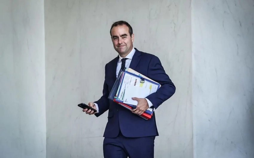 «Зачем нам два Макрона?» - Францию охватили протесты и забастовки