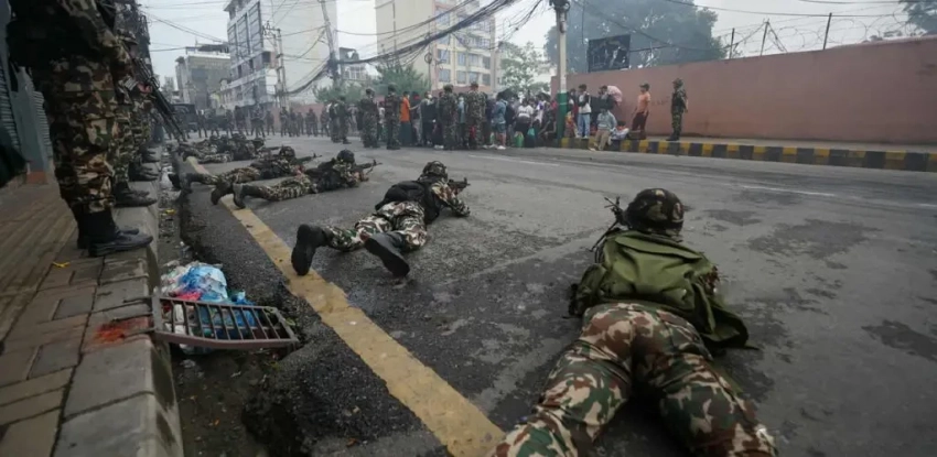 Кризис в Непале: военные на улицах готовы к стрельбе