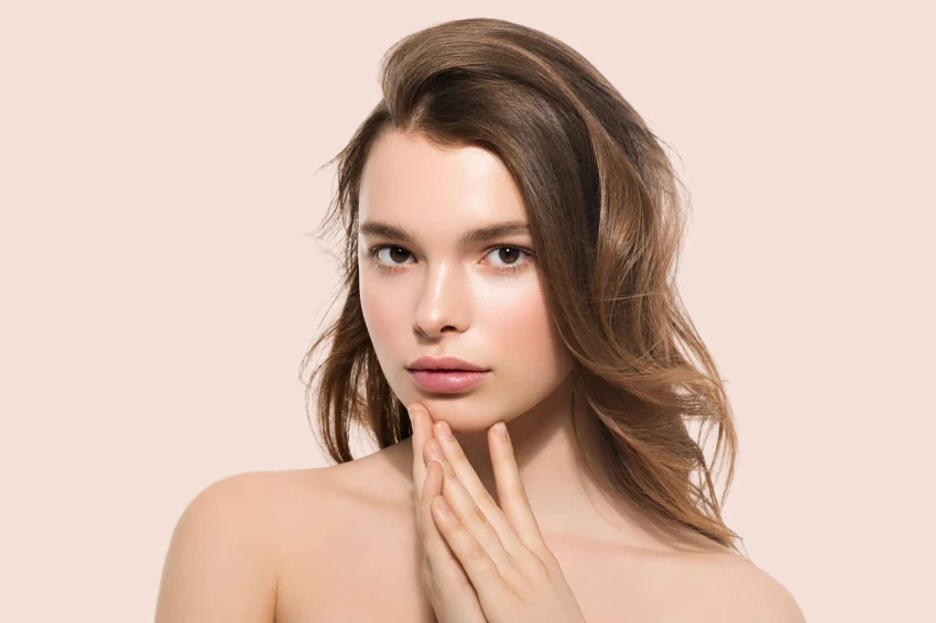 Влияют незаметно: какие 5 привычек старят вашу кожу лица