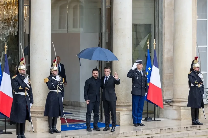 Макрон опроверг заявление Трампа об отправке французских кораблей в Ормуз