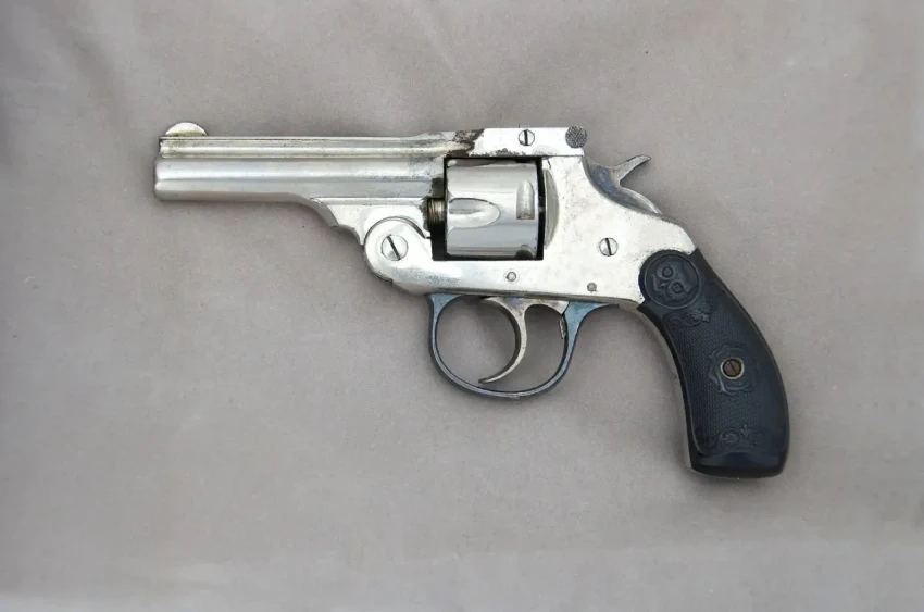 «Айвер Джонсон» — самый безопасный револьвер